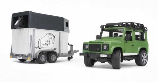 Bruder 2592 Land Rover Defender s prepravníkom na koňa a koníkom